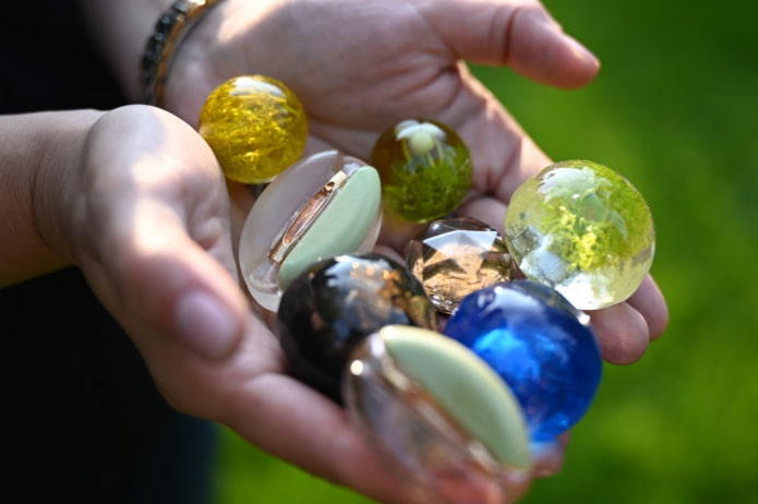 Resin handles