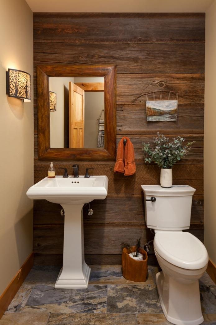 wooden wall decoration in the toilet