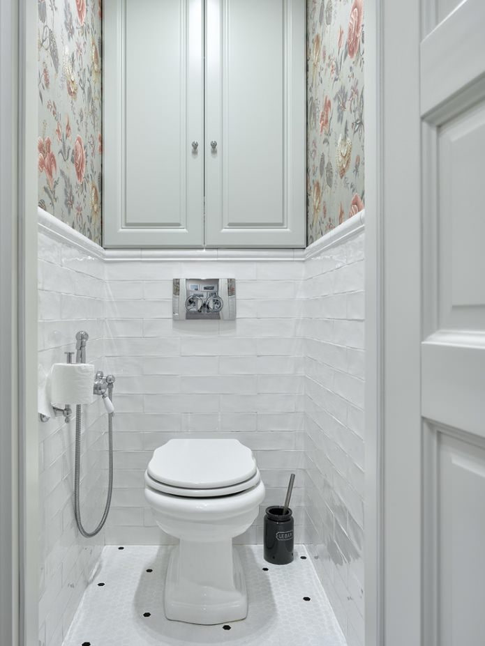 Toilet interior in Provence style