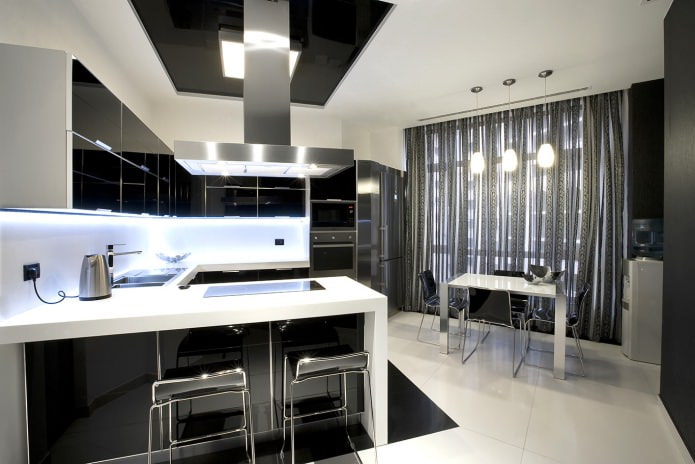  Bar counter in a U-shaped kitchen 