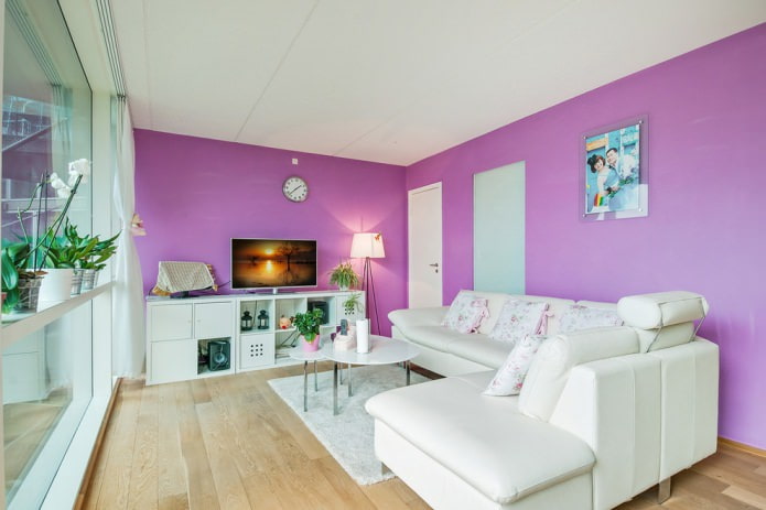 White with purple in the living room interior