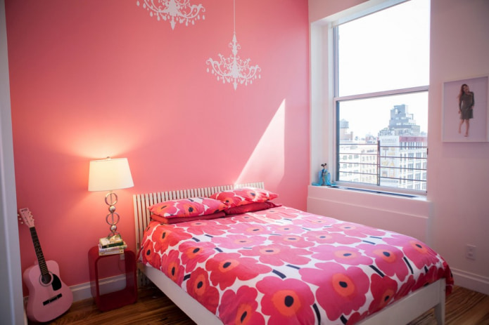 bedroom in pink tones