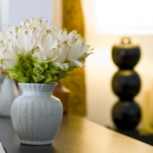 Artificial flowers in the interior-0