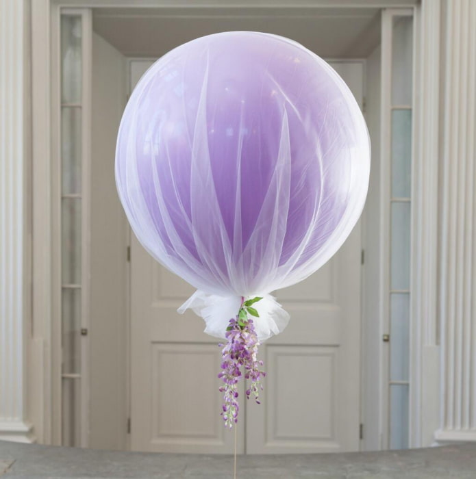 Balloon with tulle