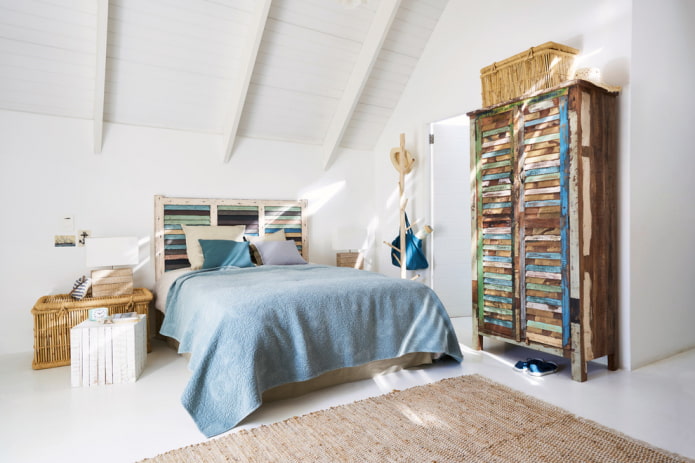 aged bed