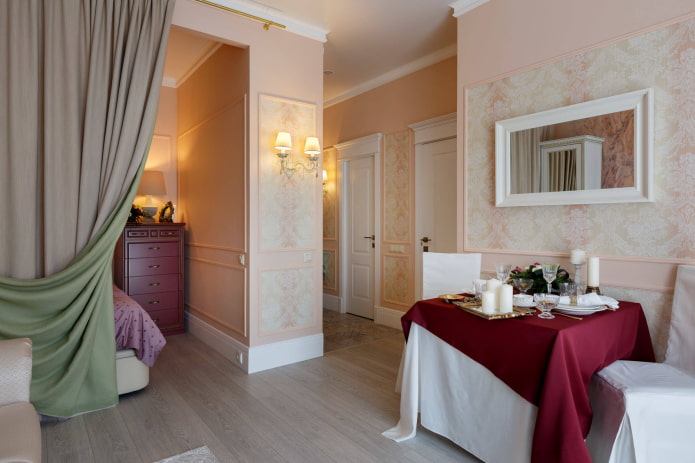 Niche for a bed and a dining area