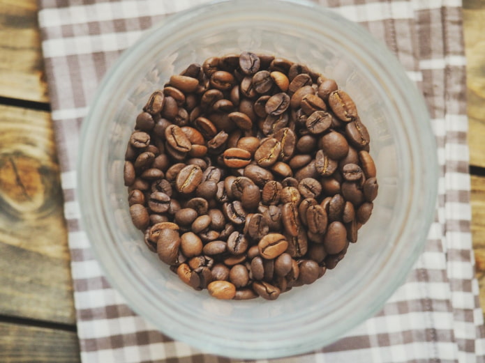 Coffee beans against odor