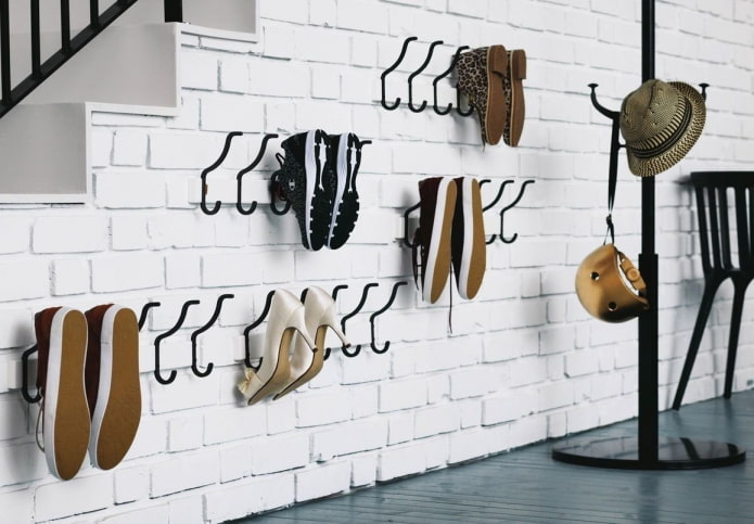 shoe hooks