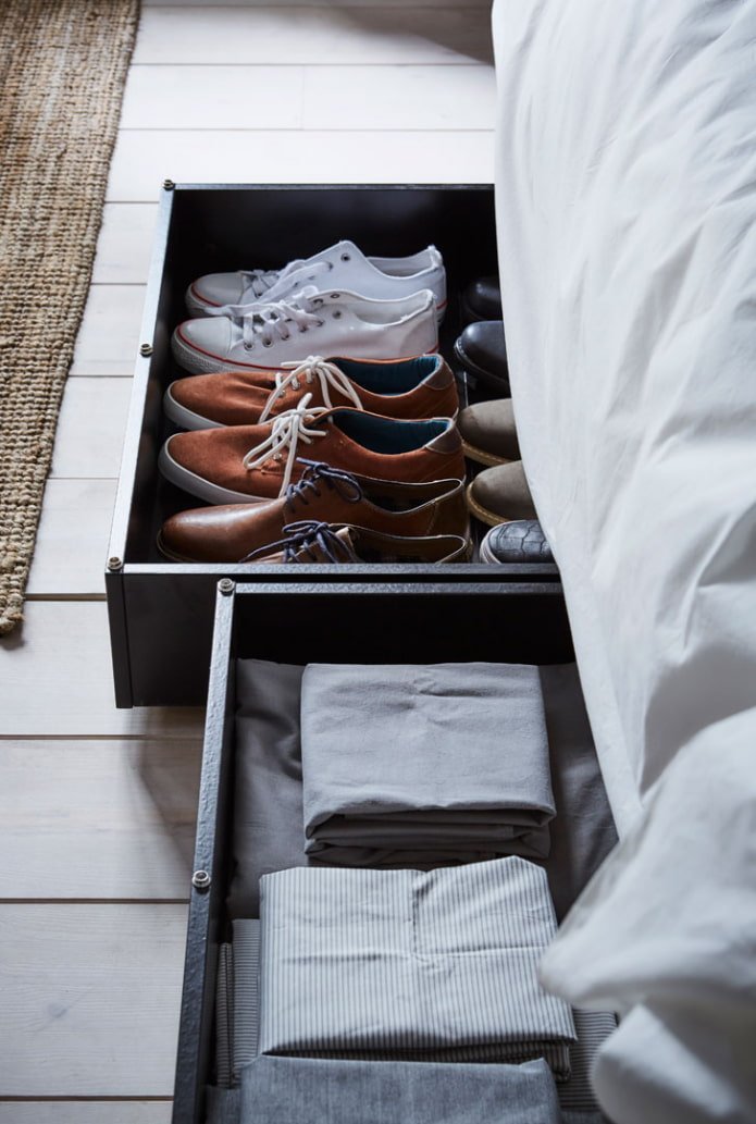 drawers under the bed