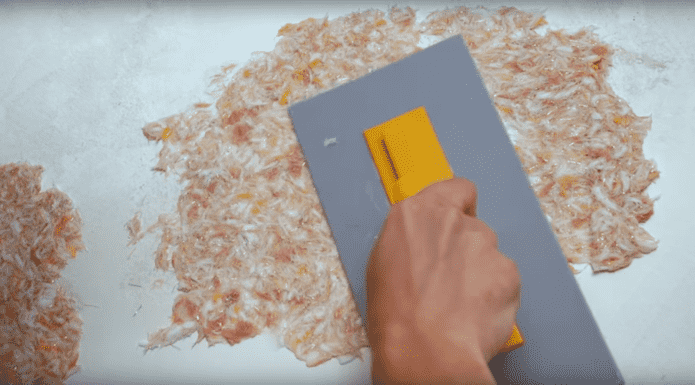 applying liquid wallpaper