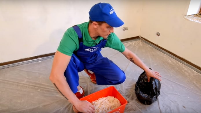 placing ready-made liquid wallpaper in a bag