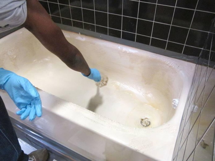 Acrylic bathtub walls with soap scum
