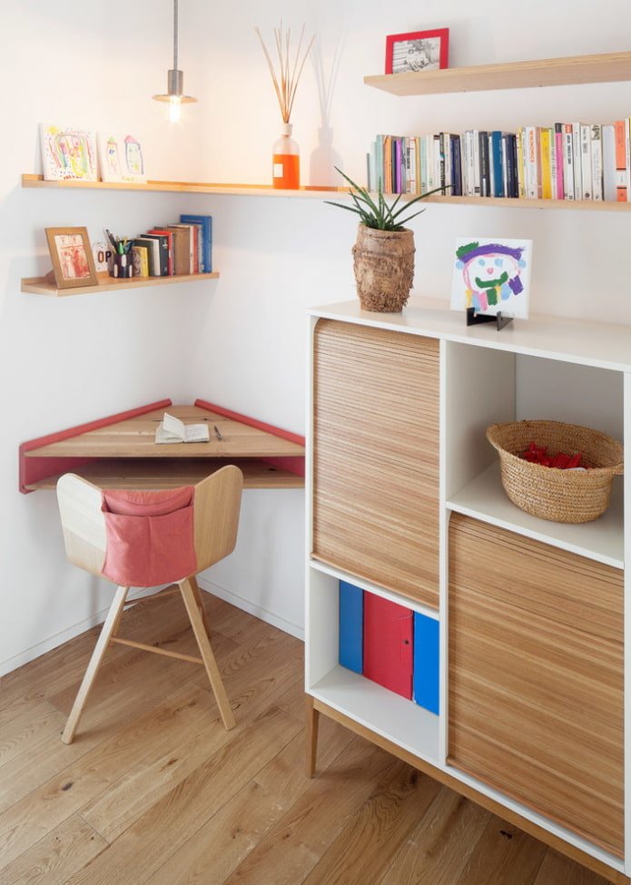 Corner workspace