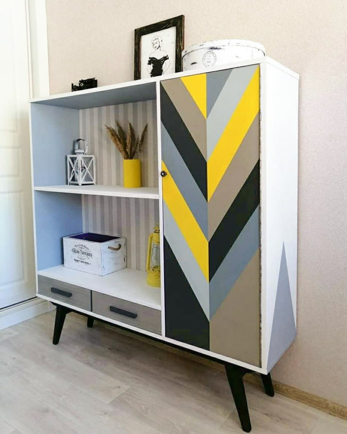 Repainting a Brown Sideboard