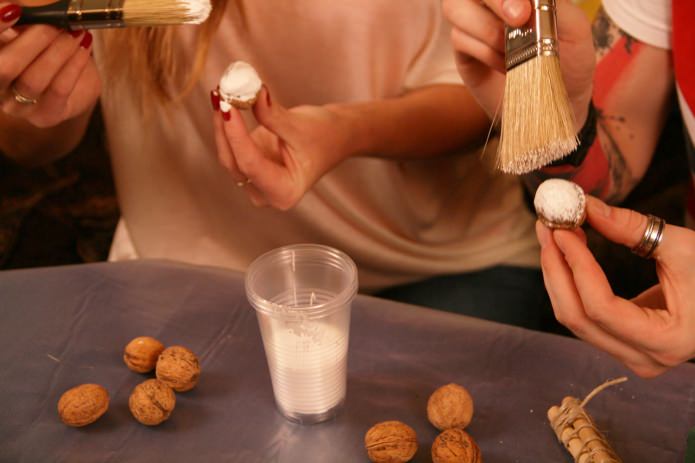 Painting nuts
