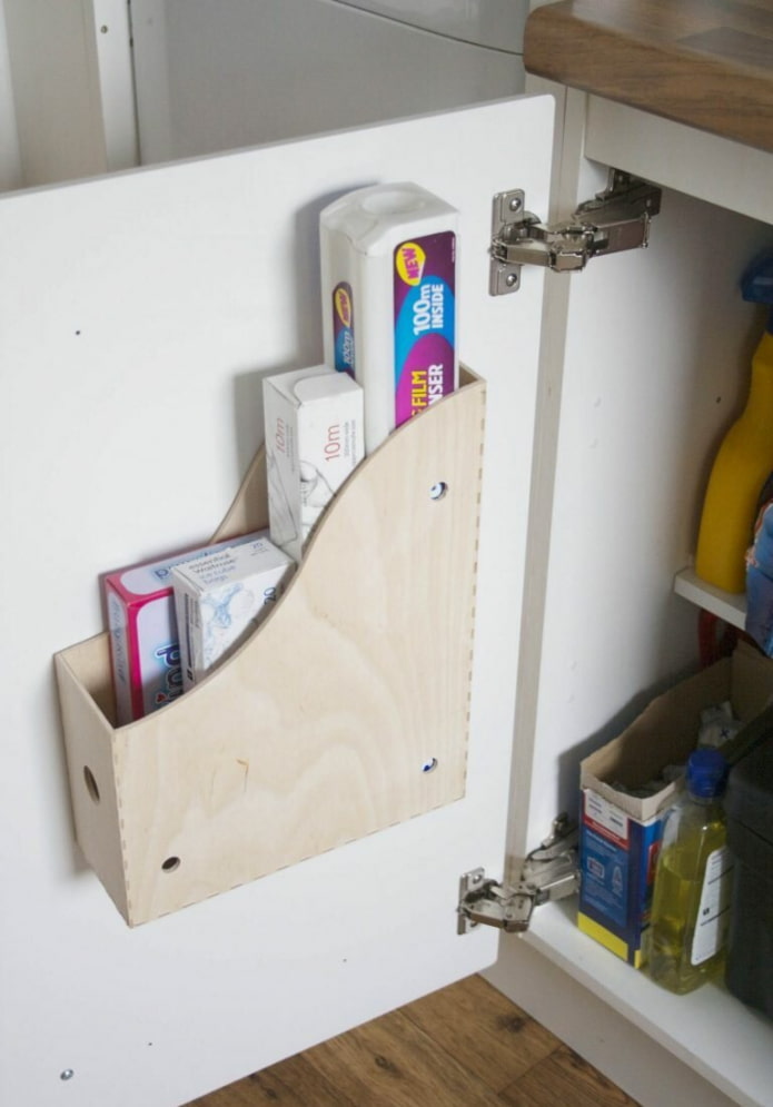 Folder holder on the door