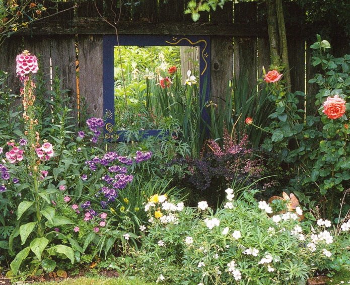 Mirror on the fence