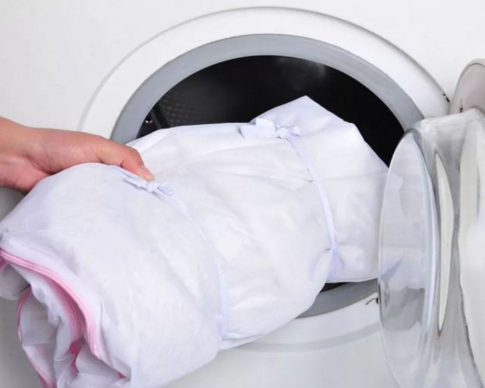 washing tulle