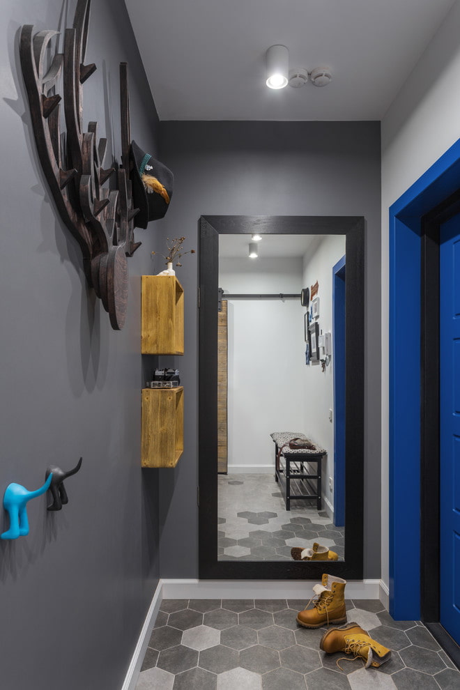 Unusual hanger