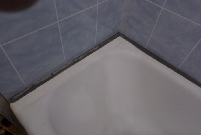 seal the gap in the bathroom with cement