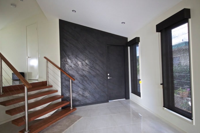 Stone-like plaster in the hallway