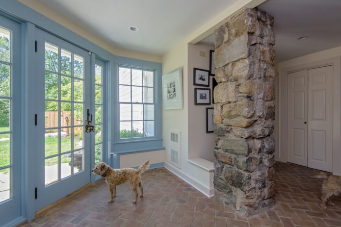 column decoration with wild stone