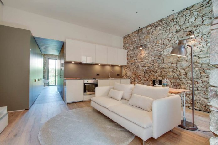decorative stone finishing on the wall in the interior