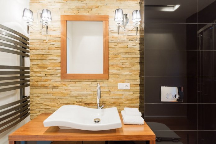 decorative stone finishing in the bathroom