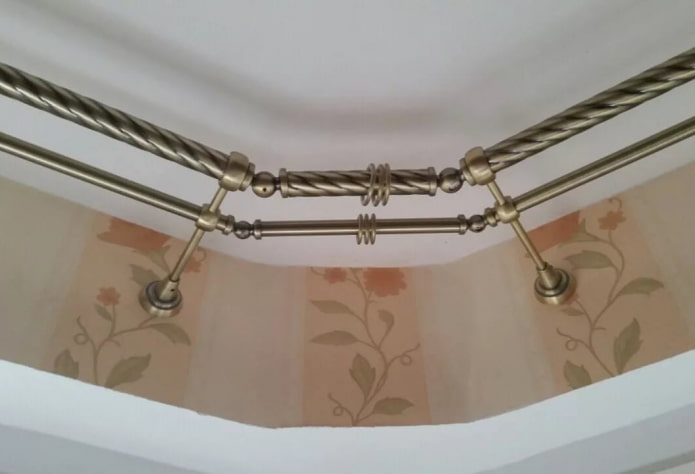 gold-colored wall cornice
