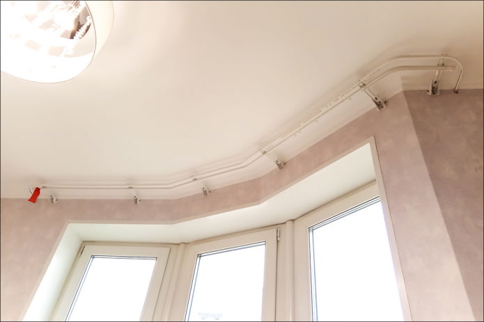 Profile curtain rod