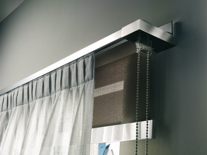 mechanically controlled curtain rod