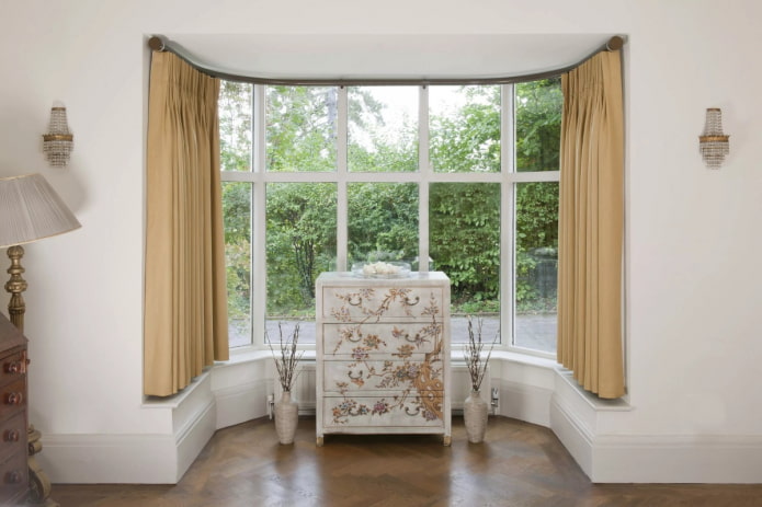 Metal curtain rod