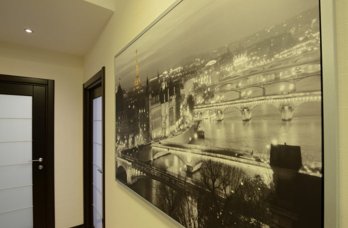 painting with the image of the city in the hallway