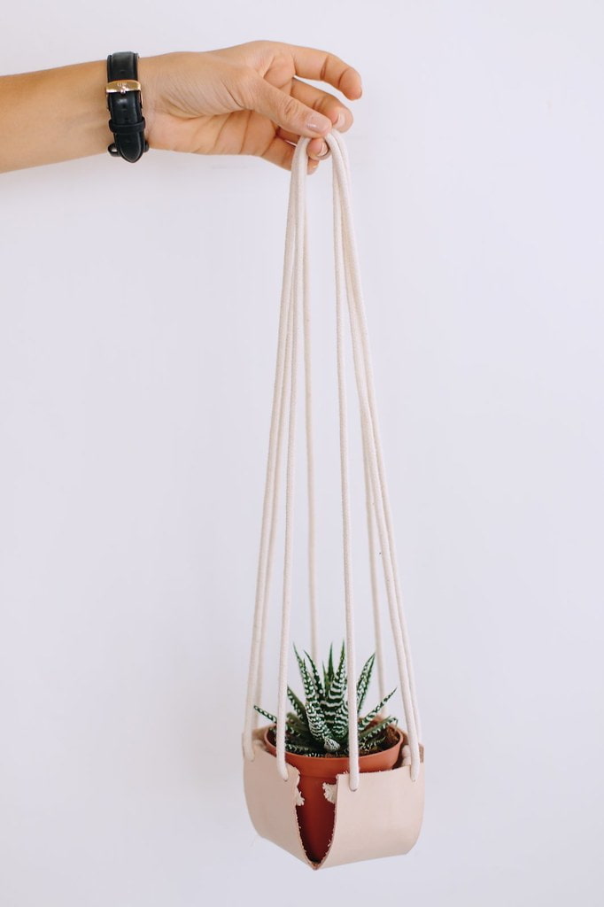 Hanging flowerpot