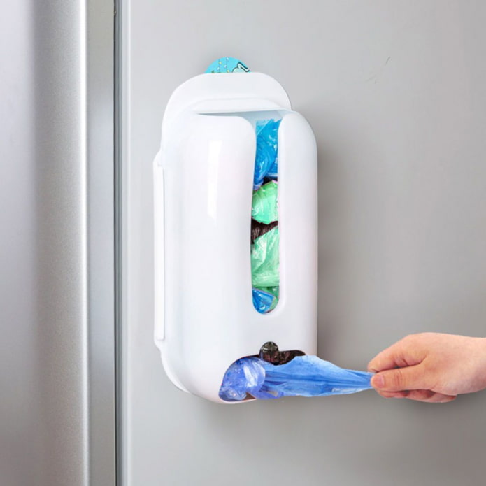 Plastic container