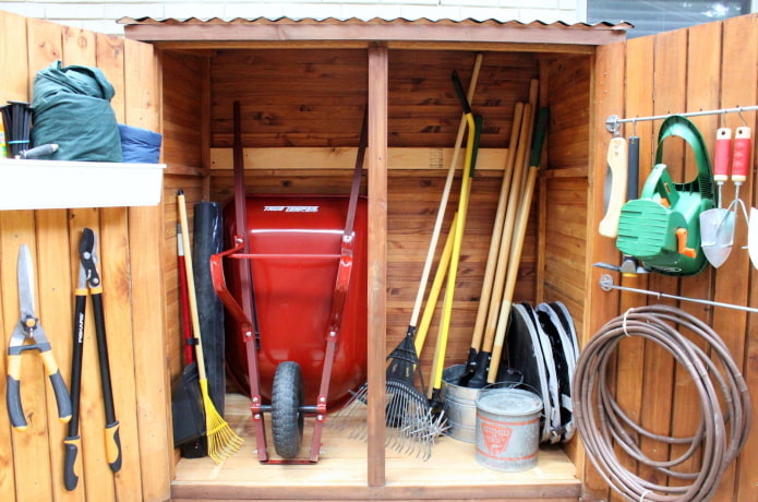 Garden tool shed