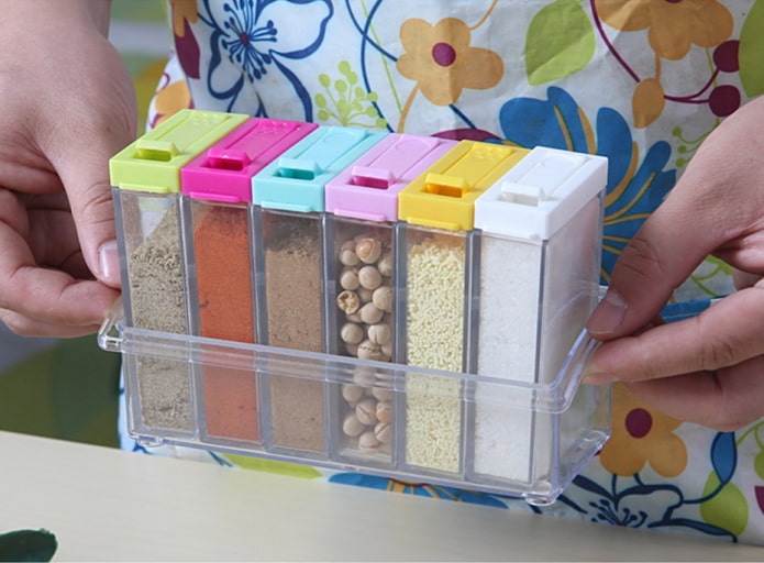 Plastic containers