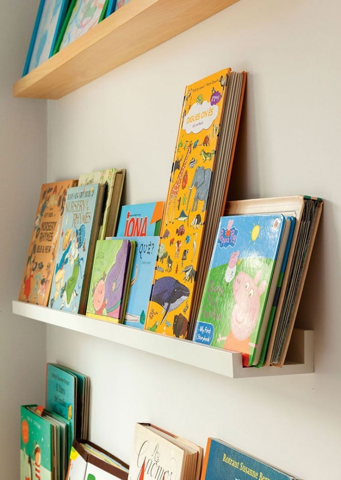 Storing books in the nursery