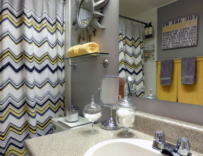 Towel shelf