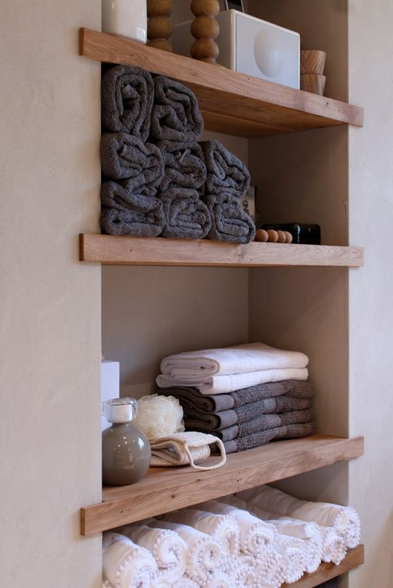 Niche for towels