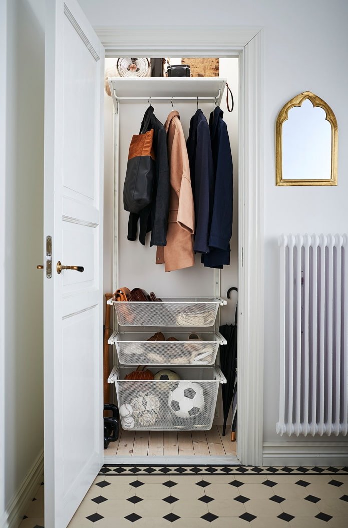 storage room in the interior of the corridor