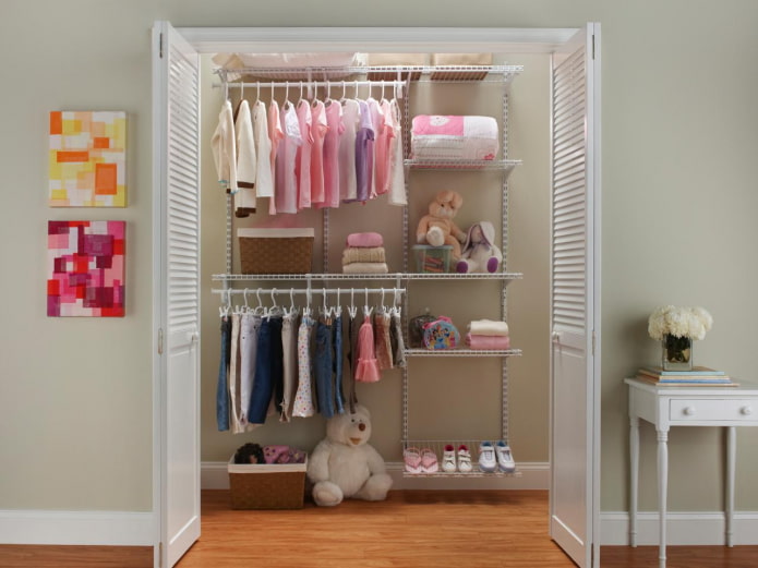 design of a pantry for children's things