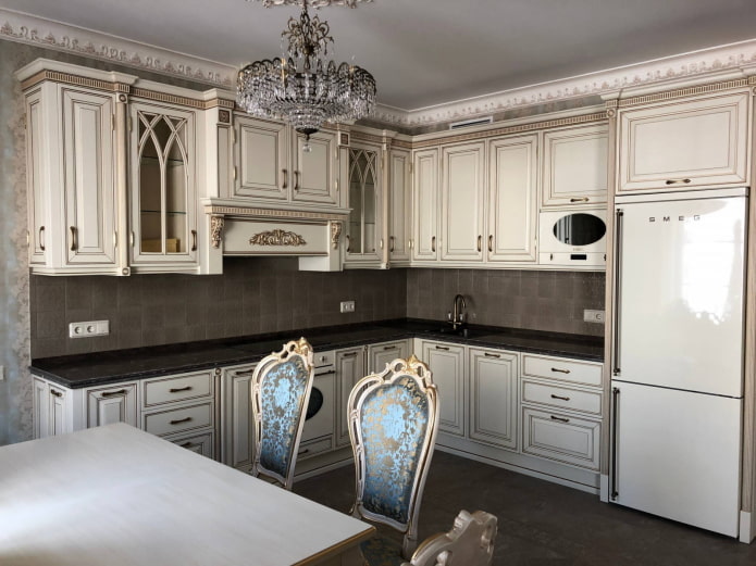 classic kitchen set