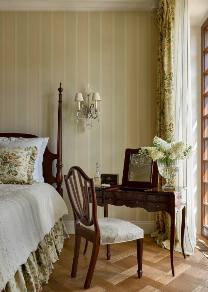 dark furniture for the bedroom
