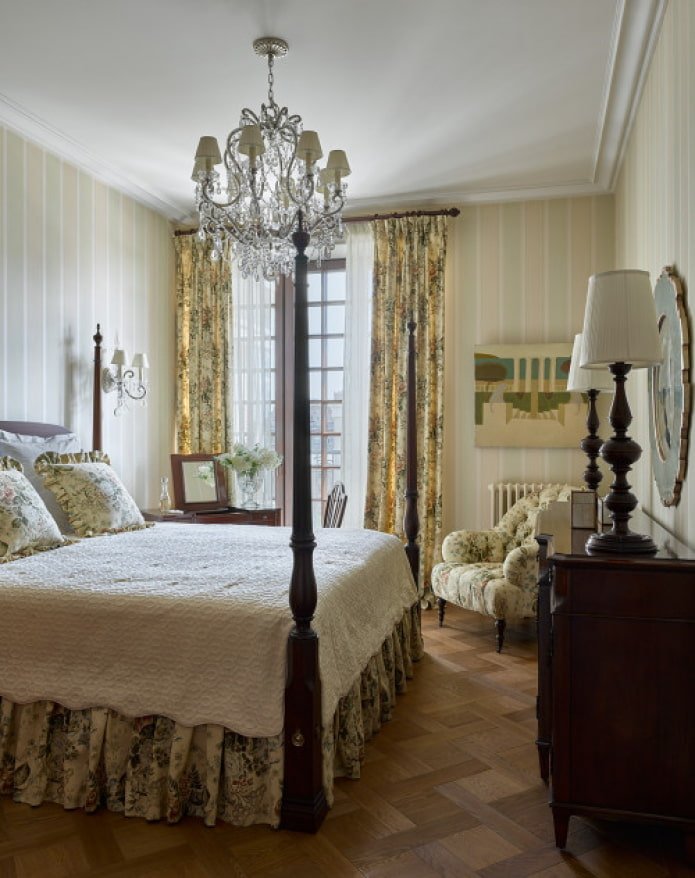 bed with posts