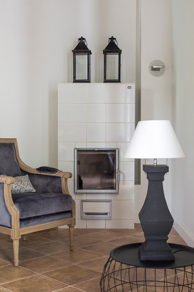stove with clinker tile facing