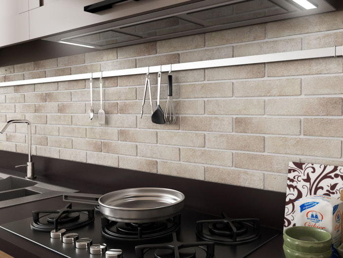 kitchen apron with clinker tile facing