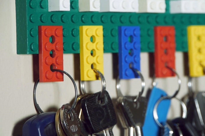 Hanging keys