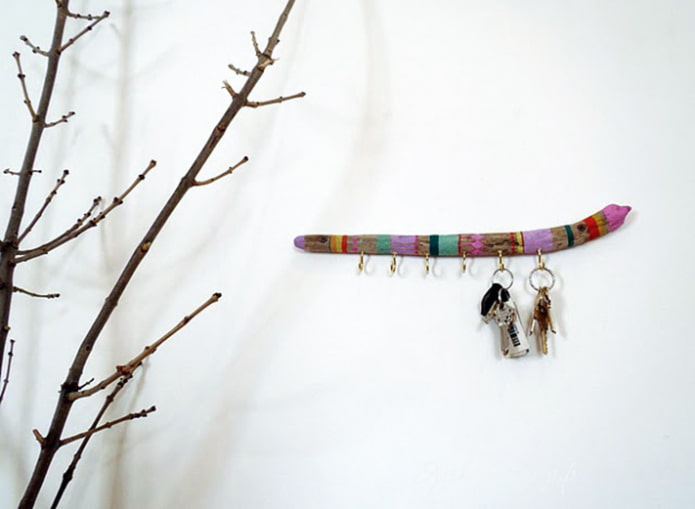 Key holder made of a branch