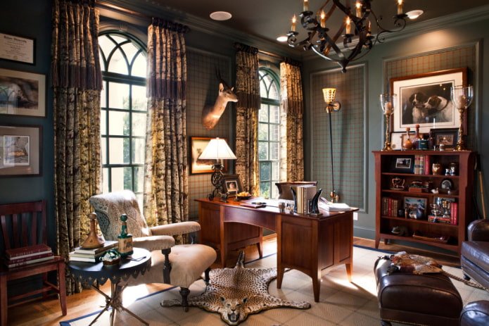 office in colonial style